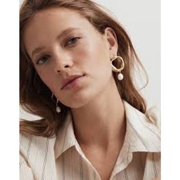 Madewell Women's Freshwater Pearls Front Facing Hoop Earrings (Vintage Gold) NWT - Picture 1 of 11